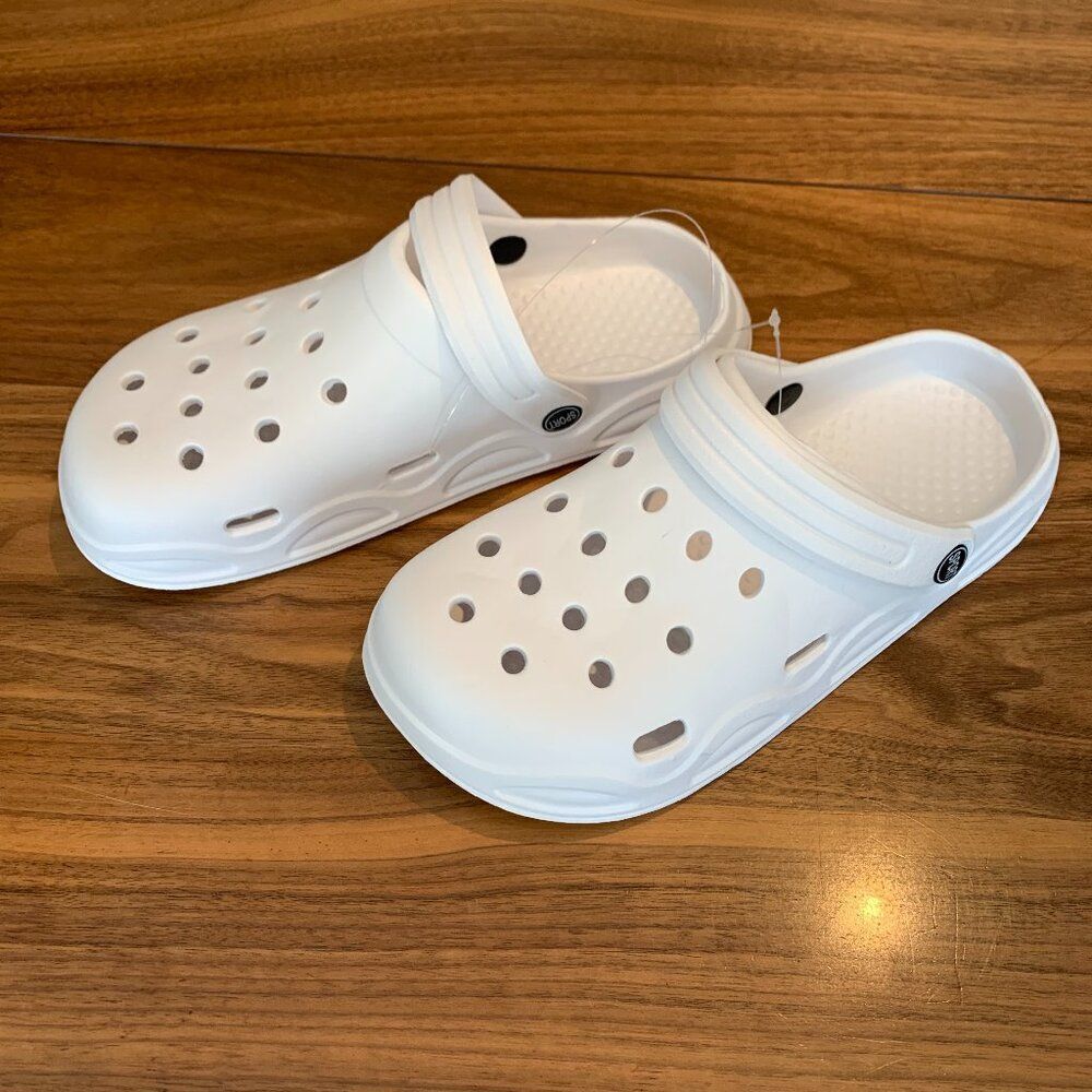 Classic Croc style shoe/clog, EVA, new white sz 42-43 or 10-11, fun in the sun